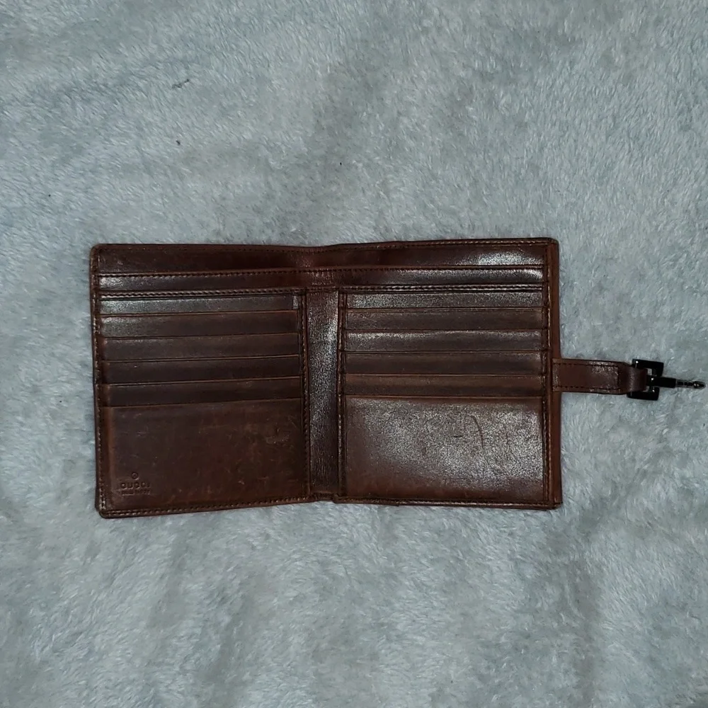 Gucci Compact Wallet with Piston Lock
